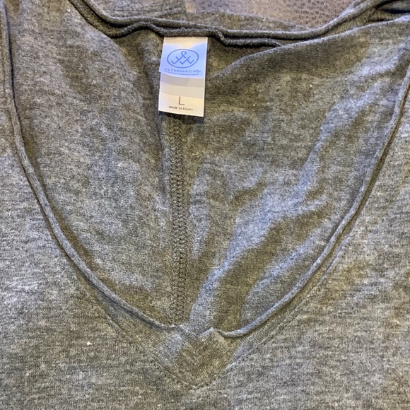 💕Alternative Apparel v-neck long sleeve tee💕 - Picture 4 of 6